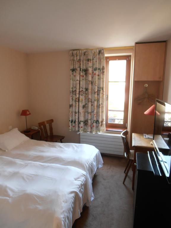 Hotel Les Cigognes Abreschviller Habitación foto