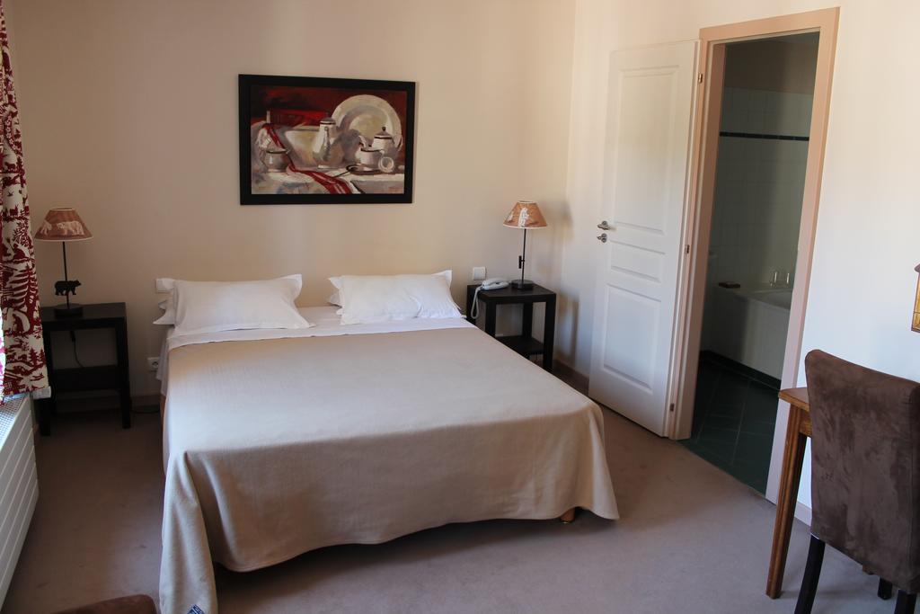 Hotel Les Cigognes Abreschviller Habitación foto