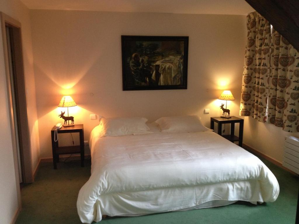Hotel Les Cigognes Abreschviller Habitación foto
